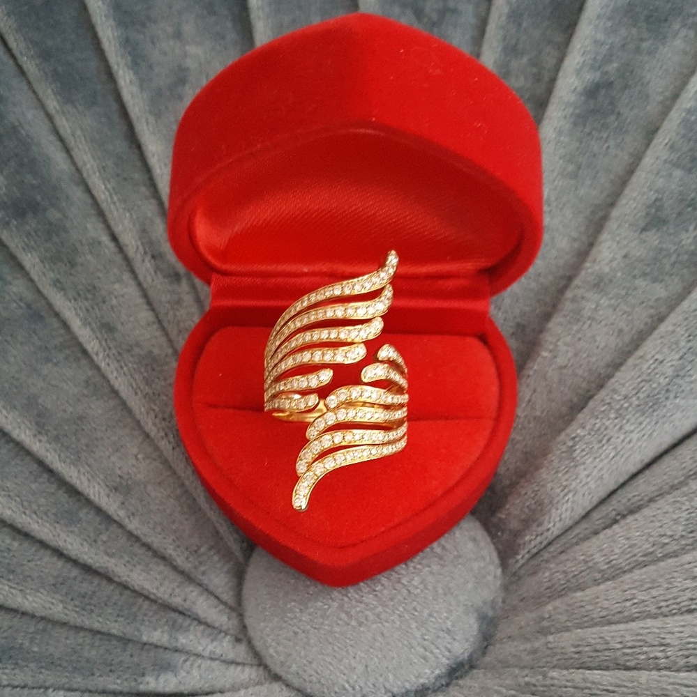 Ring Diamond1.25 c.t t.w Bypass in 18k gold